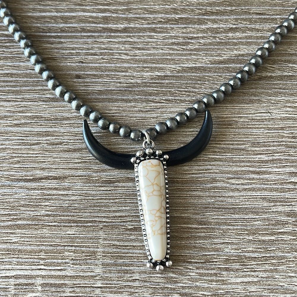 Horn Pendant Necklace N960 - Picture 3 of 4